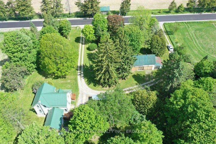 Property Photo: 697 Warburton Road ON K0E 1L0