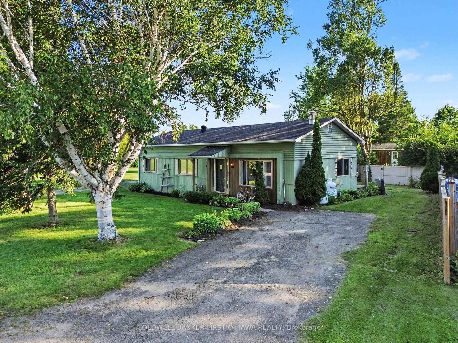 Property Photo: 17 Bridle Path ON K7A 0J4