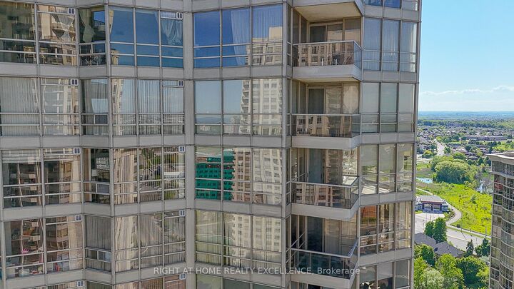 Property Photo: 45 Kingsbridge Garden Circle 2410 ON L5R 3K4