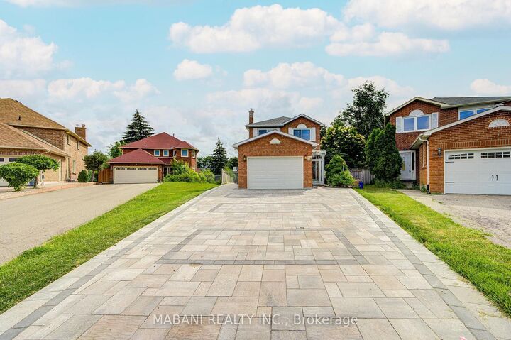 38 Marchwood Crescent — photo 1
