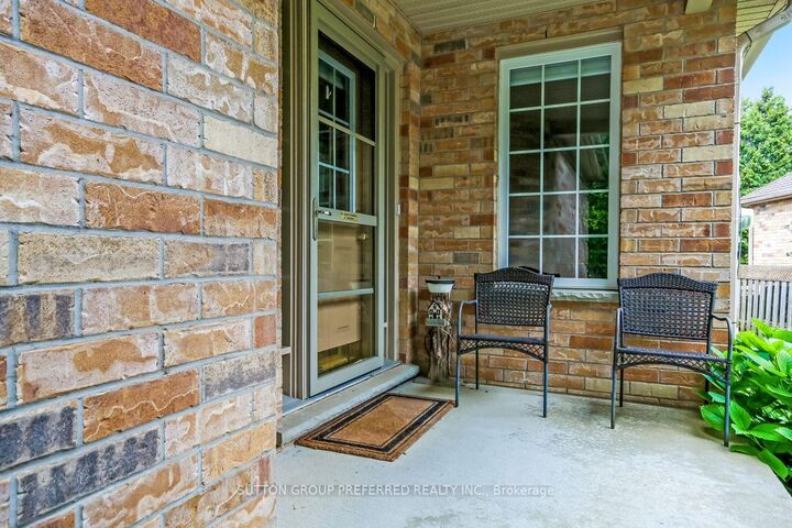 Property Photo: 857 Silversmith Street ON N6H 5T4