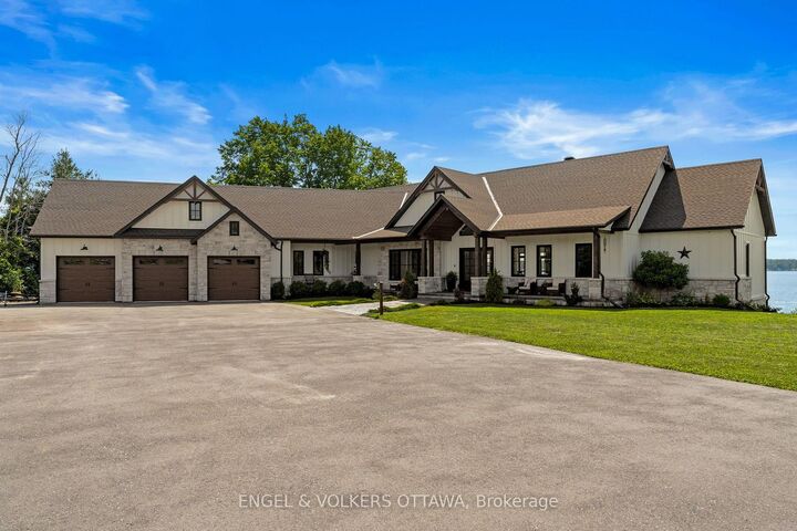 Property Photo: 5 Shoreside Way ON K6V 5T1