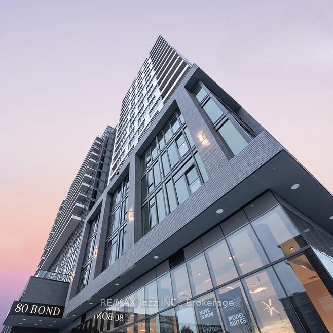 Property Photo:  80 Bond Street E 1401  ON L1G 0E6 