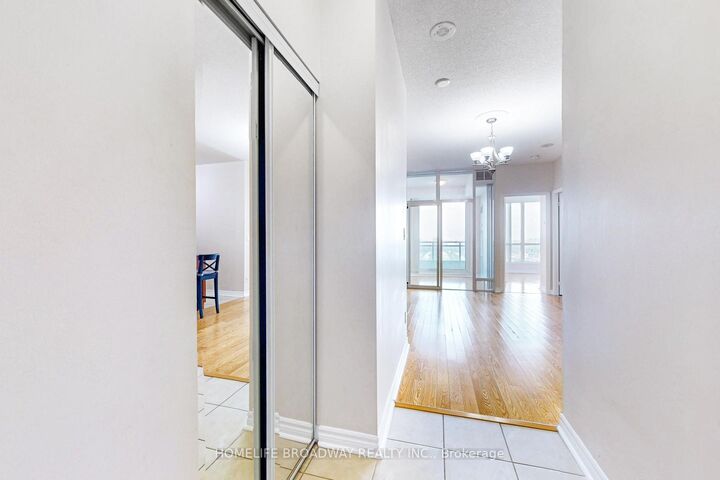 Property Photo:  18 Holmes Avenue 2215  ON M2N 0E1 