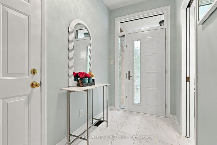 Property Photo:  26 Milner Downs Crescent  ON K2M 2S3 
