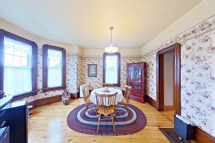 Property Photo:  33 Princess Street E  ON N0M 1L0 