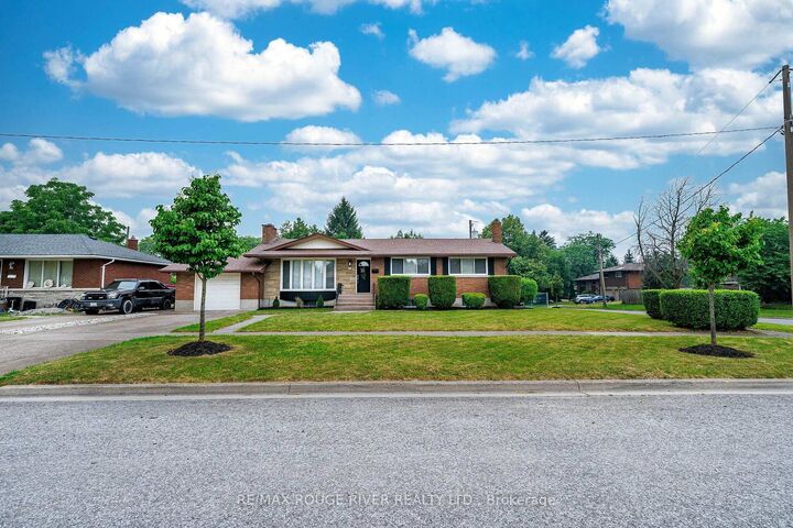 Property Photo: 25 Clearview Heights ON L2T 2W2