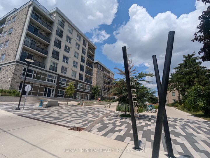 Property Photo:  275 Larch Street B610  ON N2L 3R2 