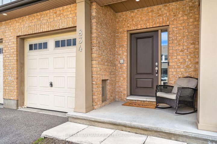 Property Photo: 834 Cedar Creek Drive ON K1T 0N6