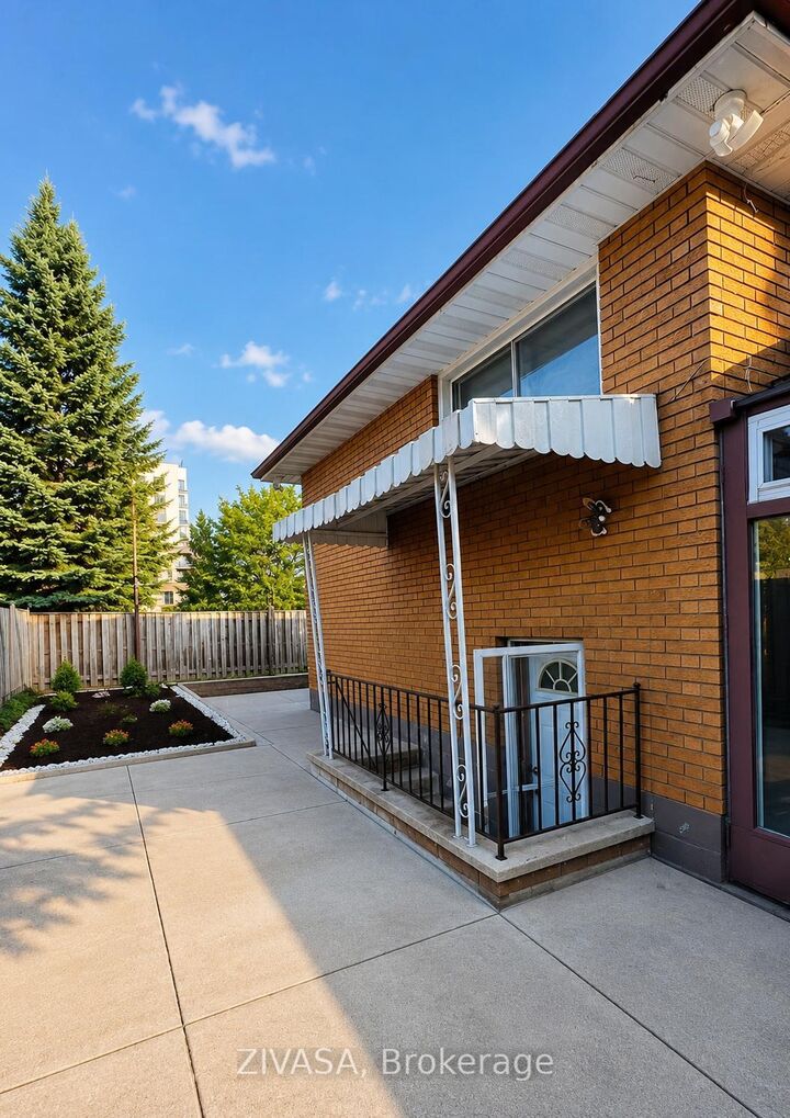 Property Photo:  94 Victor Boulevard  ON L9A 2V4 