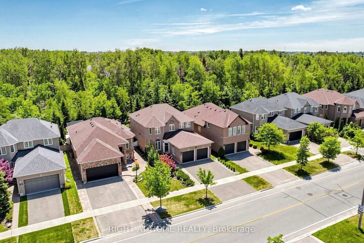 Property Photo: 127 Humberland Drive ON L4E 3Y7