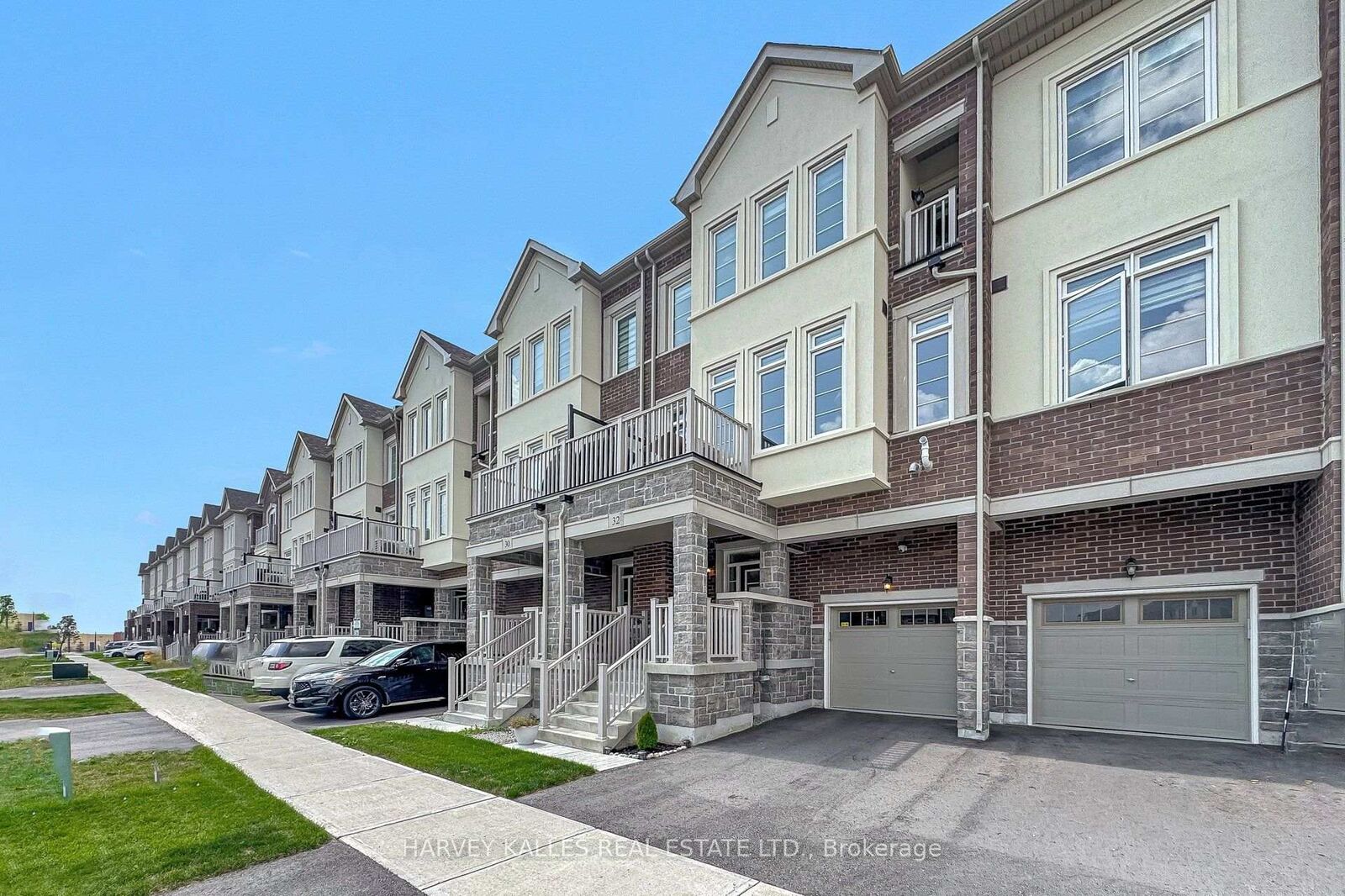 Property Photo:  32 Mel Irving Drive  ON L3Z 4P1 