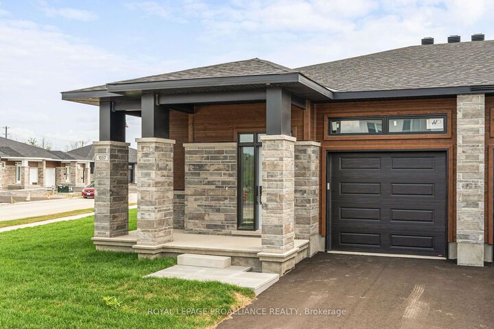 Property Photo: 1057 Moore Street ON K6V 0H1