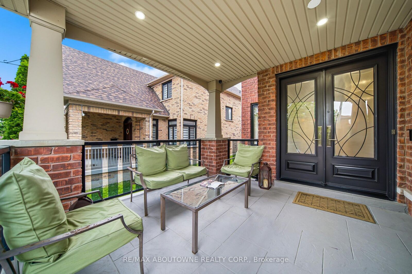 Property Photo: 3408 Hideaway Place ON L5M 0A7
