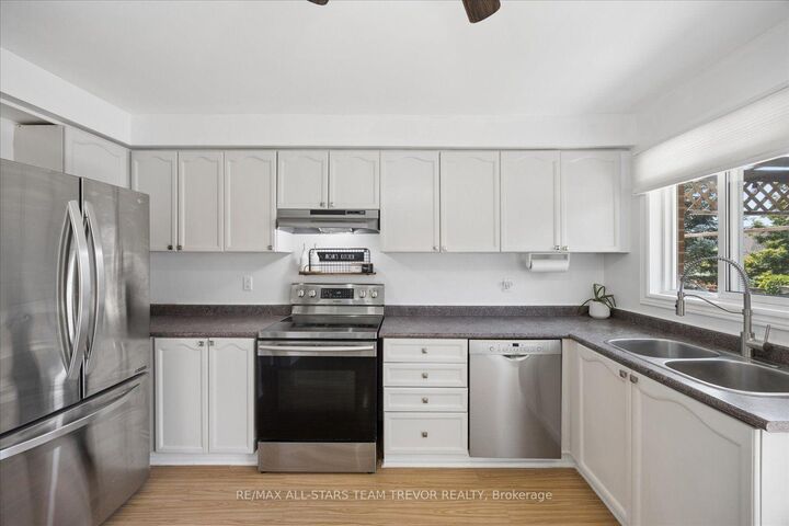 Property Photo:  98 Carrick Avenue  ON L4P 3R6 