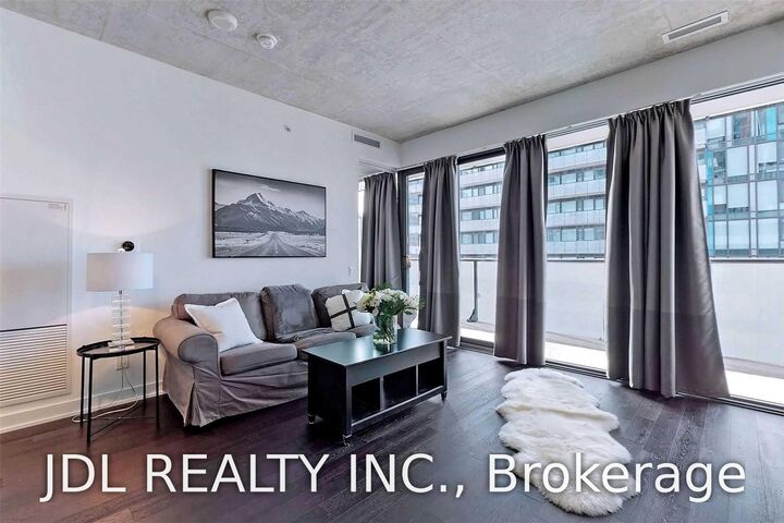 Property Photo:  185 Roehampton Avenue 1402  ON M4P 1R4 