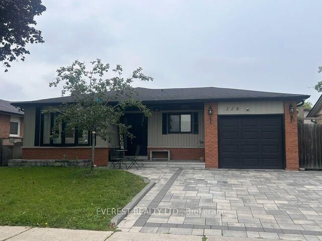 228 Michael Boulevard — photo 1