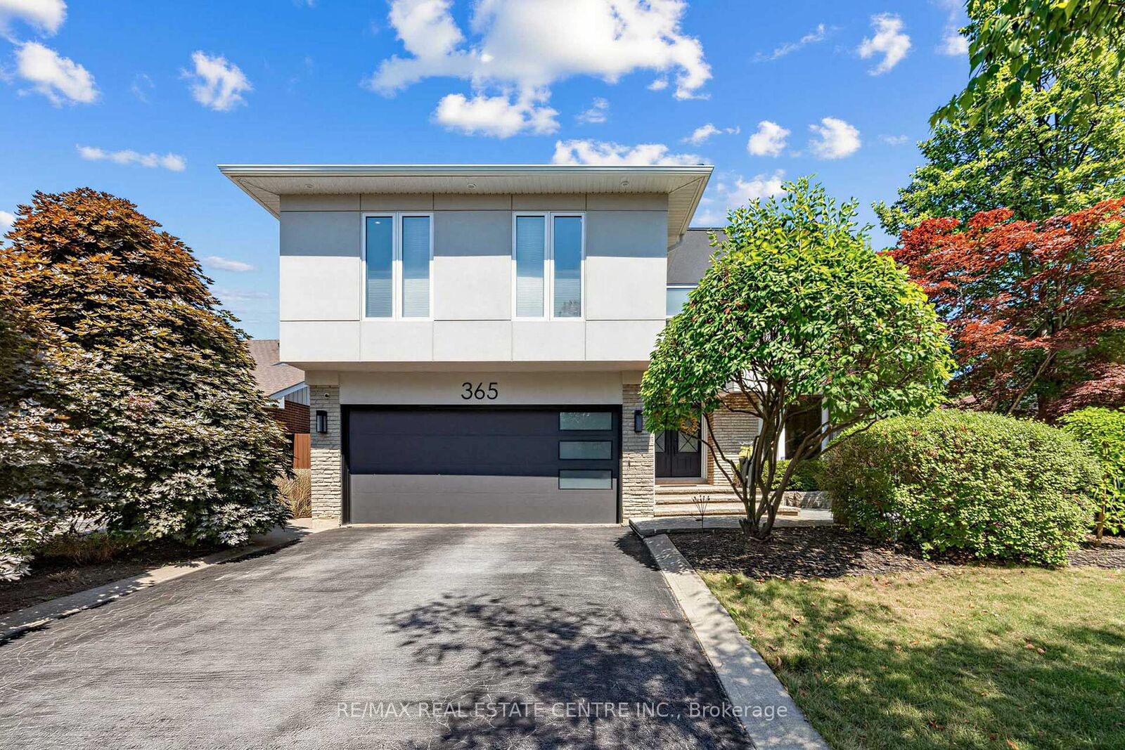 Property Photo: 365 Lynn Place ON L6H 2C5