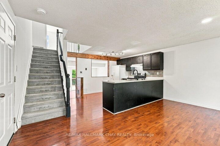 Property Photo: 26 Whitehorn Crescent ON L4N 8E4