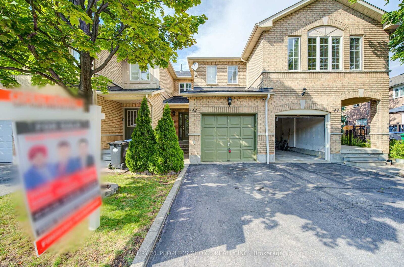 Property Photo: 7115 Rexwood Road 42 ON L4T 4L4