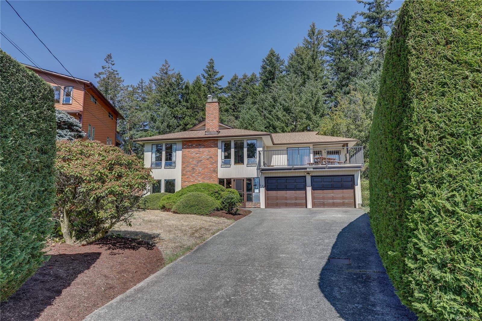 Property Photo: 162 Sir Lancelot Pl BC V9T 4K4