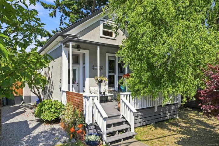 1272 Centre Rd — photo 1