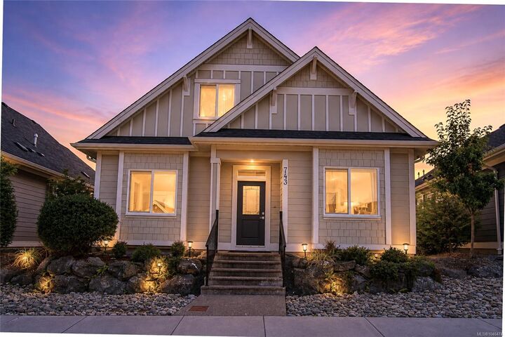 743 Briarwood Dr — photo 1