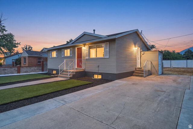Property Photo: 864 W 530 N UT 84057