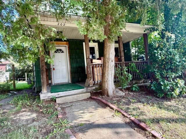 Property Photo: 202 Russell Street PA 16365