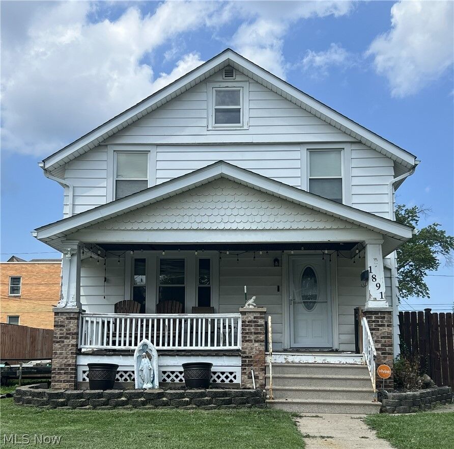 Property Photo:  1891 E 33rd Street  OH 44055 