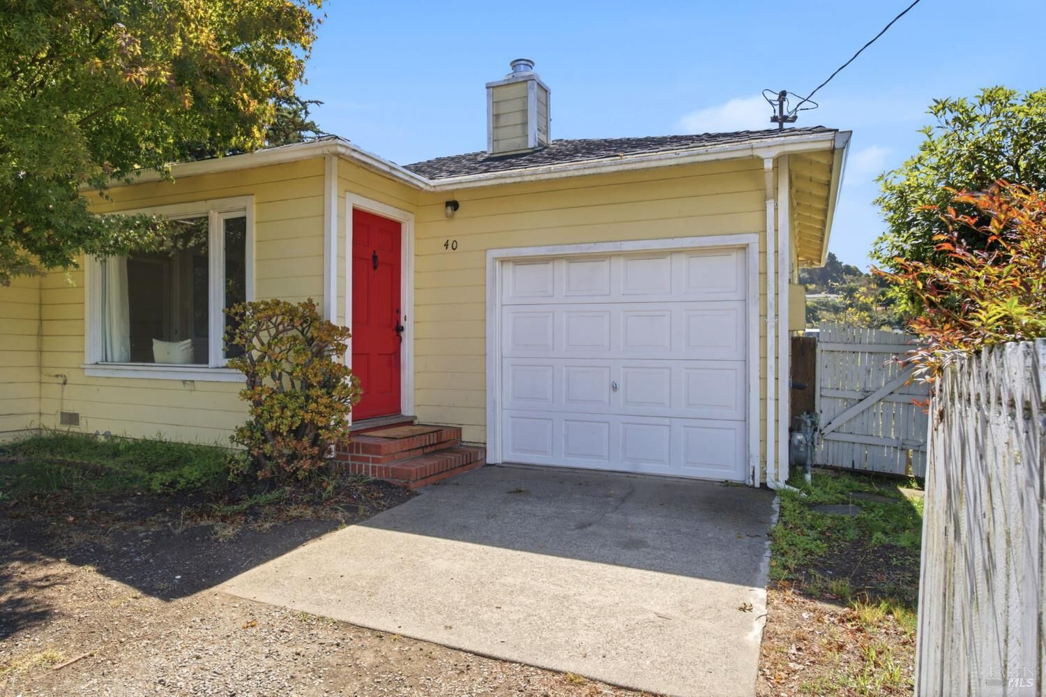 Property Photo:  40 S Knoll Road  CA 94941 
