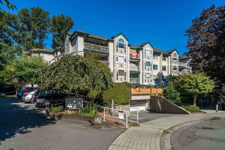 Property Photo: 2963 Nelson Place 209 BC V2S 7L6