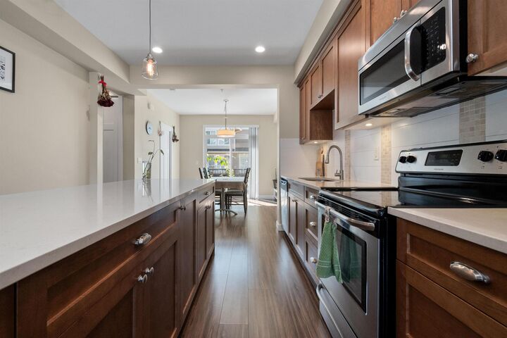 7059 210 Street 56 — photo 1