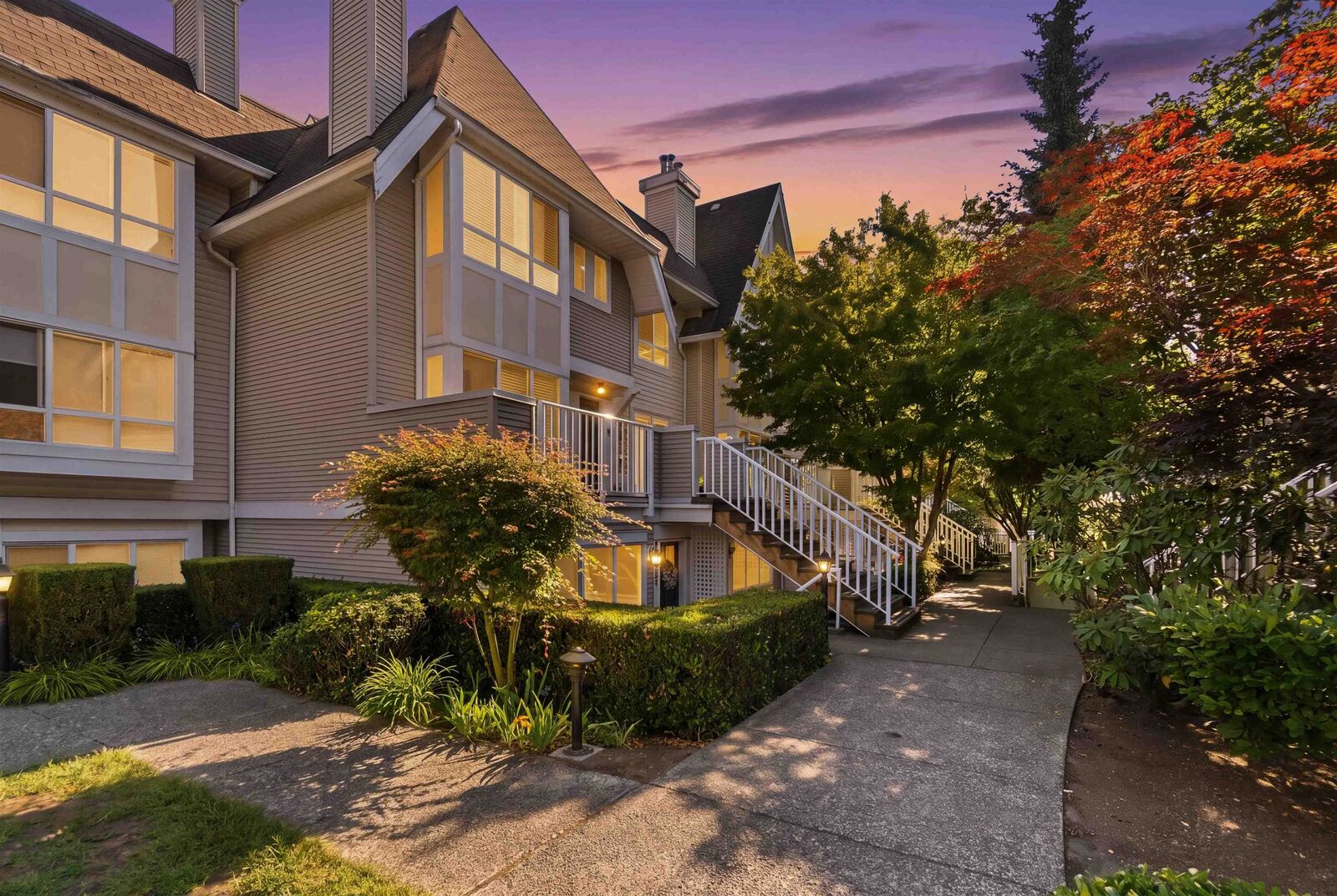 Property Photo:  6577 Southoaks Crescent 13  BC V5E 4J9 