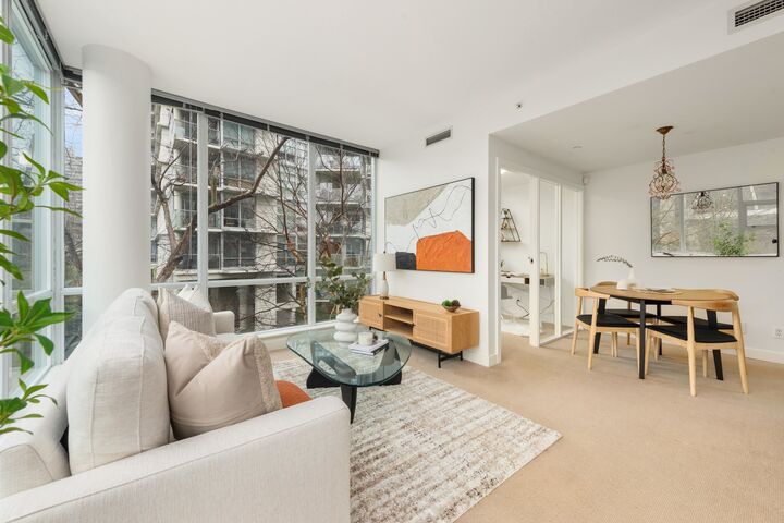 Property Photo: 633 Kinghorne Mews 605 BC V6Z 3H3