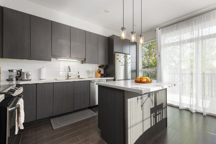 Property Photo: 19505 68A Avenue 1 BC V4N 6K3