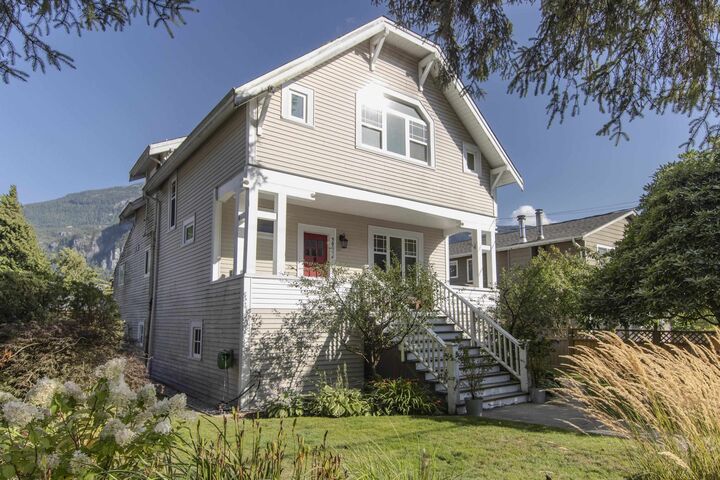 Property Photo: 38054 Fifth Avenue BC V8B 0B6