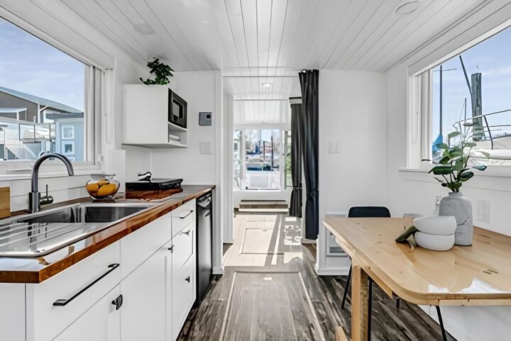 415 W Esplanade A07 — photo 1