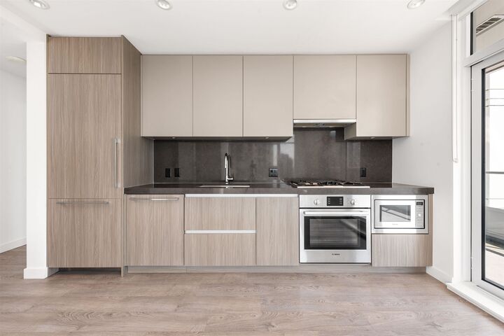 Property Photo: 6080 McKay Avenue 2109 BC V6P 1Z4