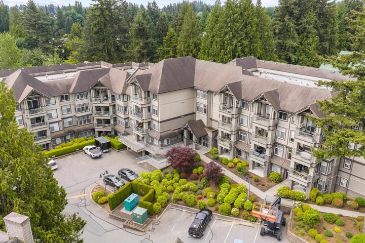 Property Photo:  33318 E Bourquin Crescent 418  BC V2S 0A6 