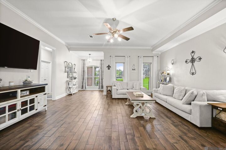 Property Photo: 43267 Sycamore Bend Ave LA 70737