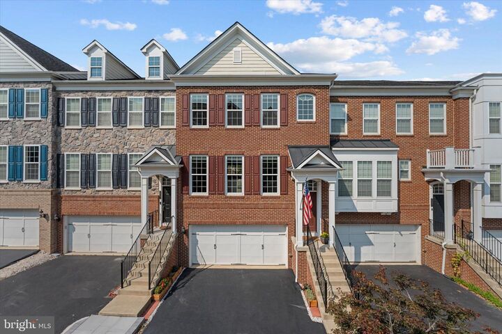 Property Photo:  20699 Erskine Terrace  VA 20147 