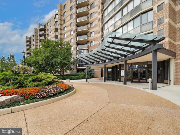 Property Photo:  8350 Greensboro Drive 422  VA 22102 