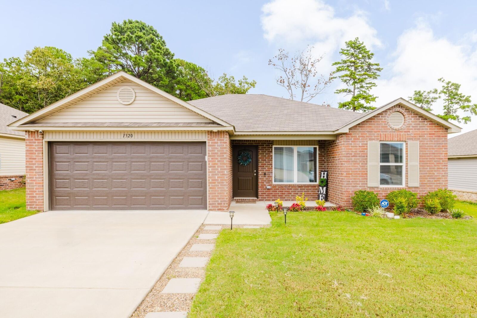 Property Photo: 1320 Meadows Drive AR 72019