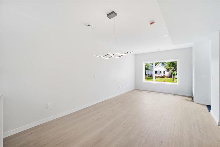 Property Photo: 49 Lansdowne Avenue MB R2W 0G1