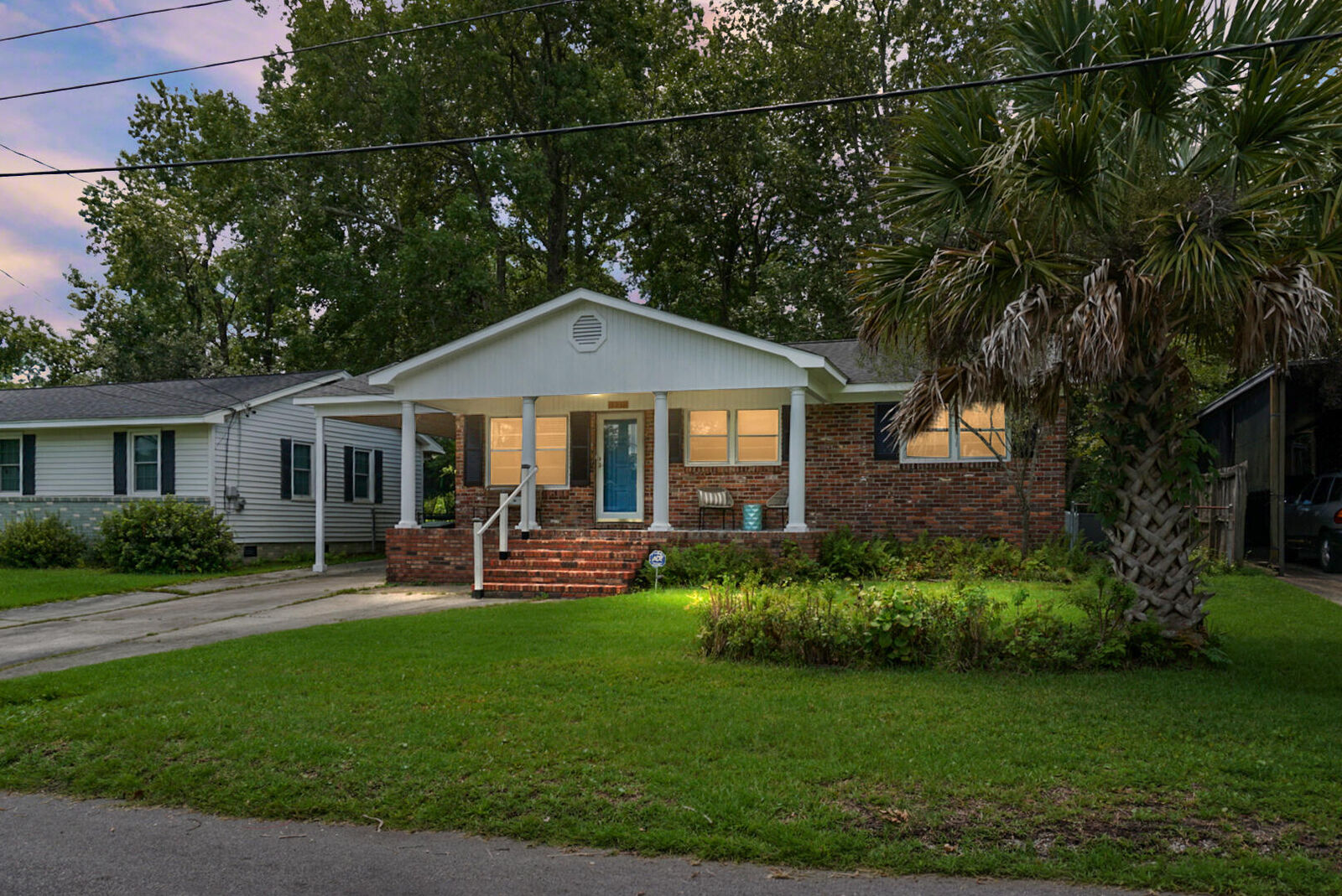Property Photo:  5911 Oak Street  SC 29410 