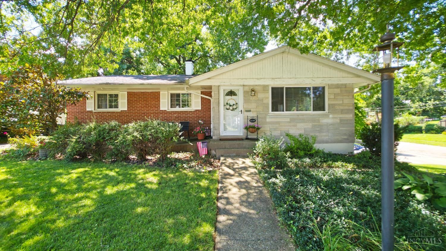Property Photo:  5615 Sprucewood Drive  OH 45239 