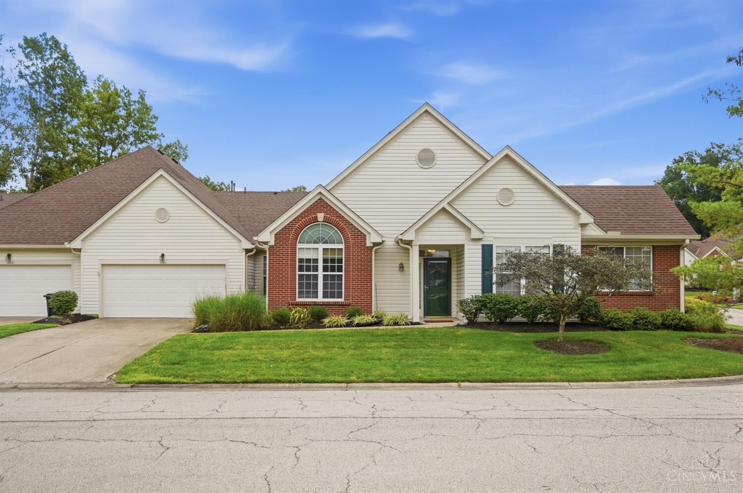 Property Photo:  1201 Traverse Creek Drive  OH 45150 