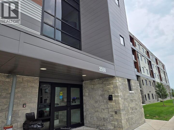 Property Photo:  2550 Sandwich West Parkway 108  ON N9H 2R6 