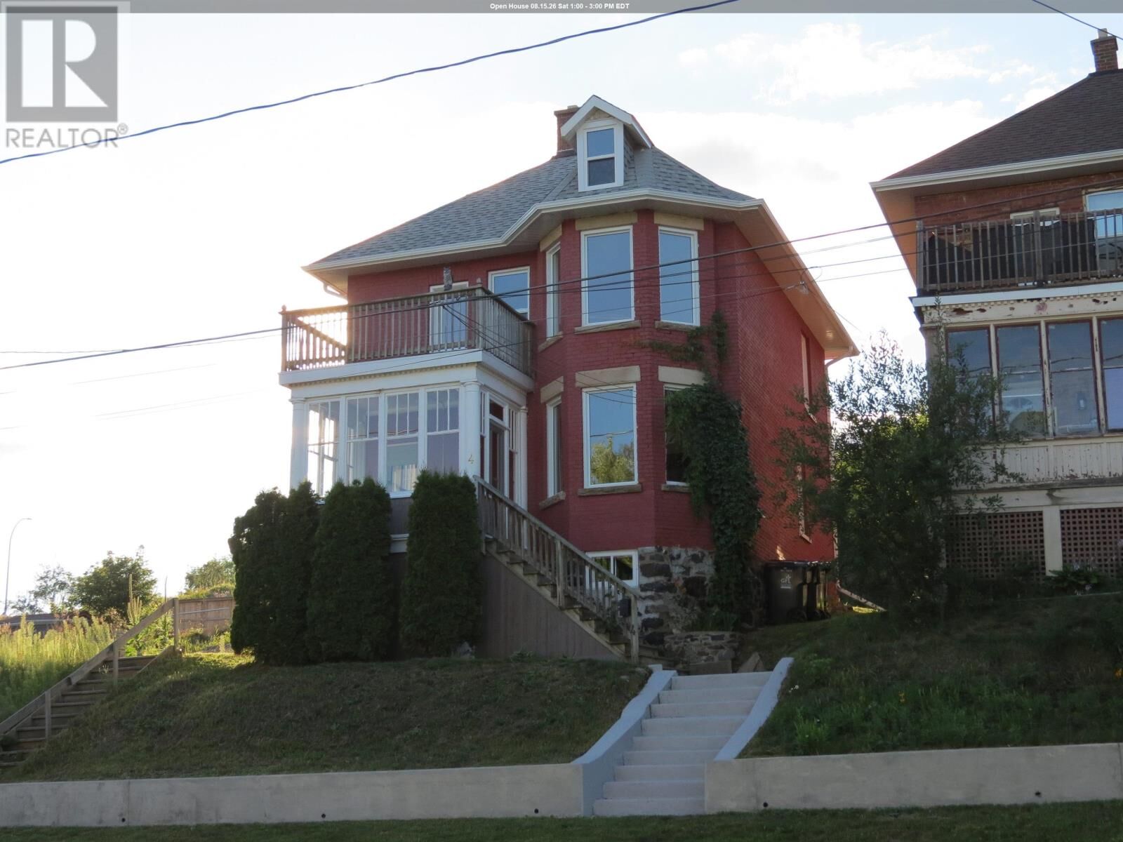 Property Photo:  4 Crown St  ON P7B 3J6 
